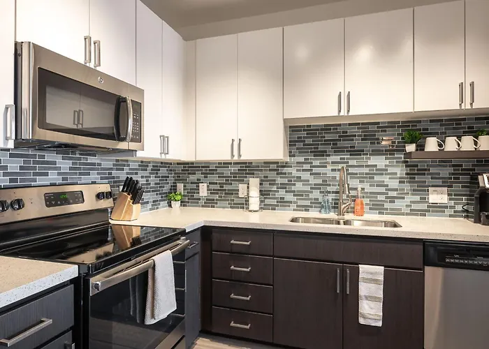 Apartment Modern Cozysuites On The Town Waterfront 15