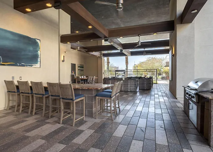 Modern Cozysuites On The Town Waterfront 15 * Tempe