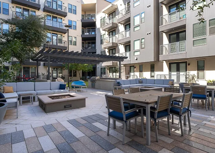 Modern Cozysuites On The Town Waterfront 15